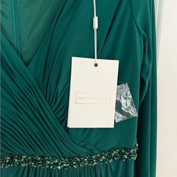 Mac Duggal Elegant Green Evening Gown Size 16W NWT - Picture 8 of 9